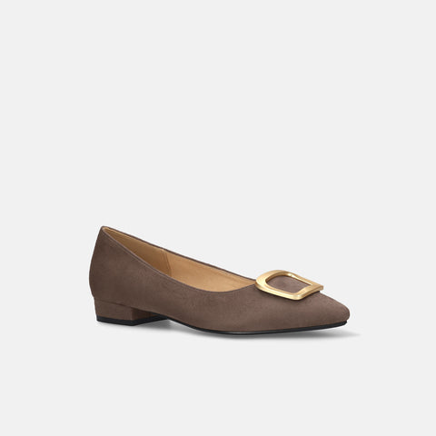 2026AW：ポインテッドトゥ バックル付き フラットシューズ（4785）グレージュS/mamian（マミアン）